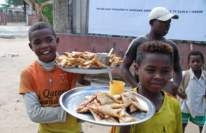 En Afrique, les marchés informels représentent un élément vital pour les consommateurs. Ici, à Madagascar. Photo : Antoine Hervé