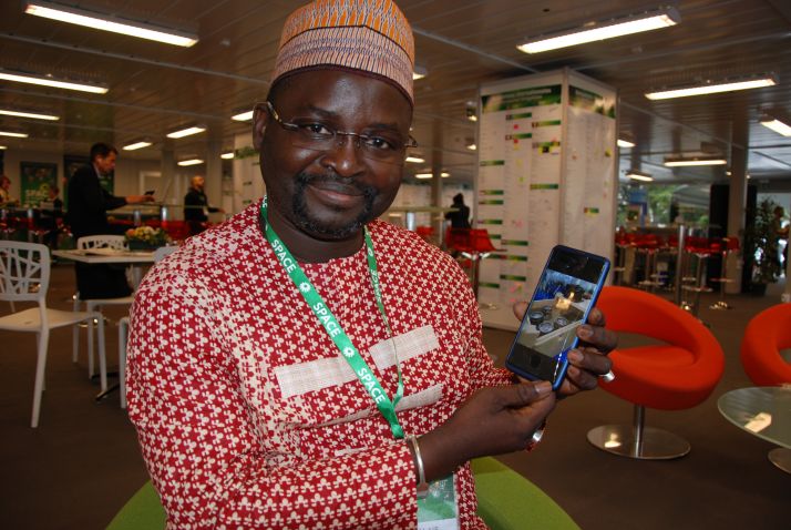 Le Space attire chaque année de nombreux visiteurs africains. Ici, le Dr Ibrahima Thiam, chef de la délégation du ministère de l’Elevage du Sénégal, en 2019. Photo : Antoine Hervé