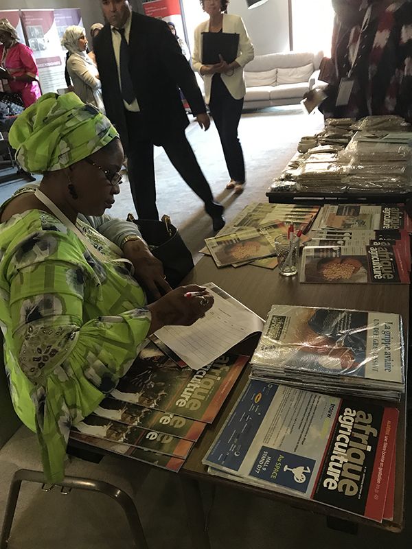 Le stand d'Afrique Agriculture ne manque pas d'attirer des visiteurs. Le stand d'Afrique Agriculture ne manque pas d'attirer des visiteurs.