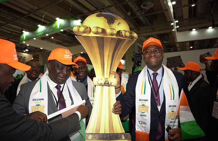 Animation, chants, danses à la gloire du pays et des Éléphants footballeurs, récents champions d'Afrique ont ponctué la journée.