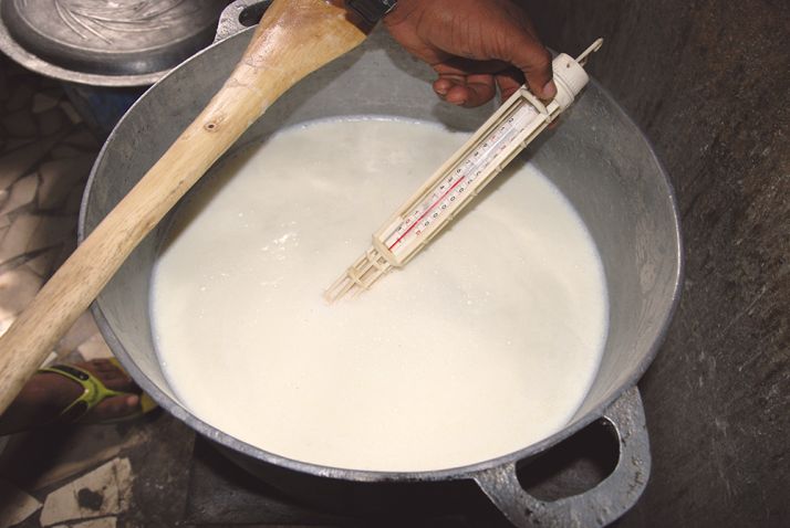 Le lait est chauffé à 80 °C avant  la vente en frais.