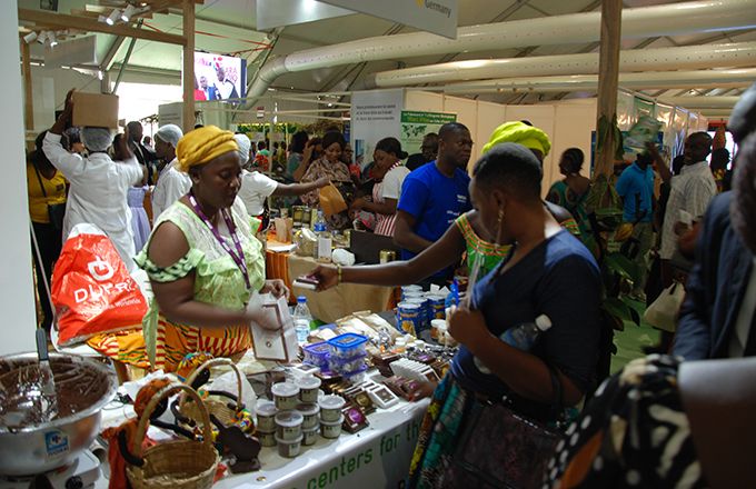 Sur un stand de cacao, produit phare du pays, lors du Sara 2019. Photo : Antoine Hervé Sur un stand de cacao, produit phare du pays, lors du Sara 2019. Photo : Antoine Hervé