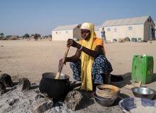 Les populations rurales et paysannes sont particulièrement exposées au risque de pénurie alimentaire, comme ici au Burkina Faso. Photo : Sylvain Cherkaoui/Oxfam