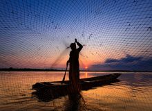 Scène de pêche sur le lac Nangbeto. Photo : Officiel Togo