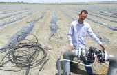 Le Fonds de développement agricole a permis la mise en place de 647 000 ha d’irrigation au goutte-à-goutte, comme ici près de Fès. Photo : Antoine Hervé 